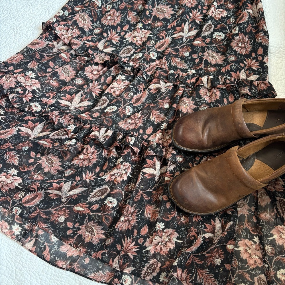 Madewell Tiered Floral Midi Skirt | Black & Burnt Auburn | Size M - Picture 4 of 10
